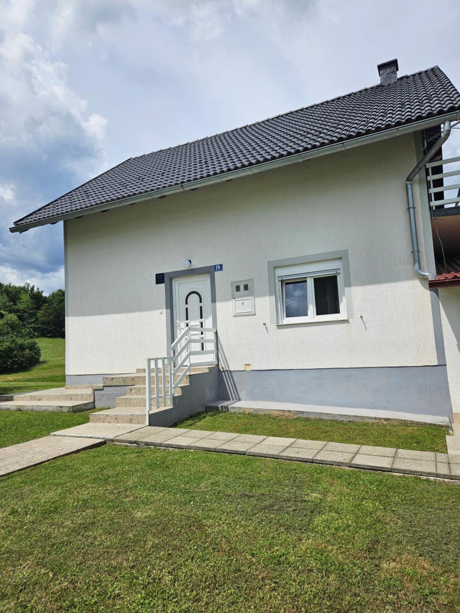 Apartman Mile - Holiday House Smoljanac Eksteriør billede
