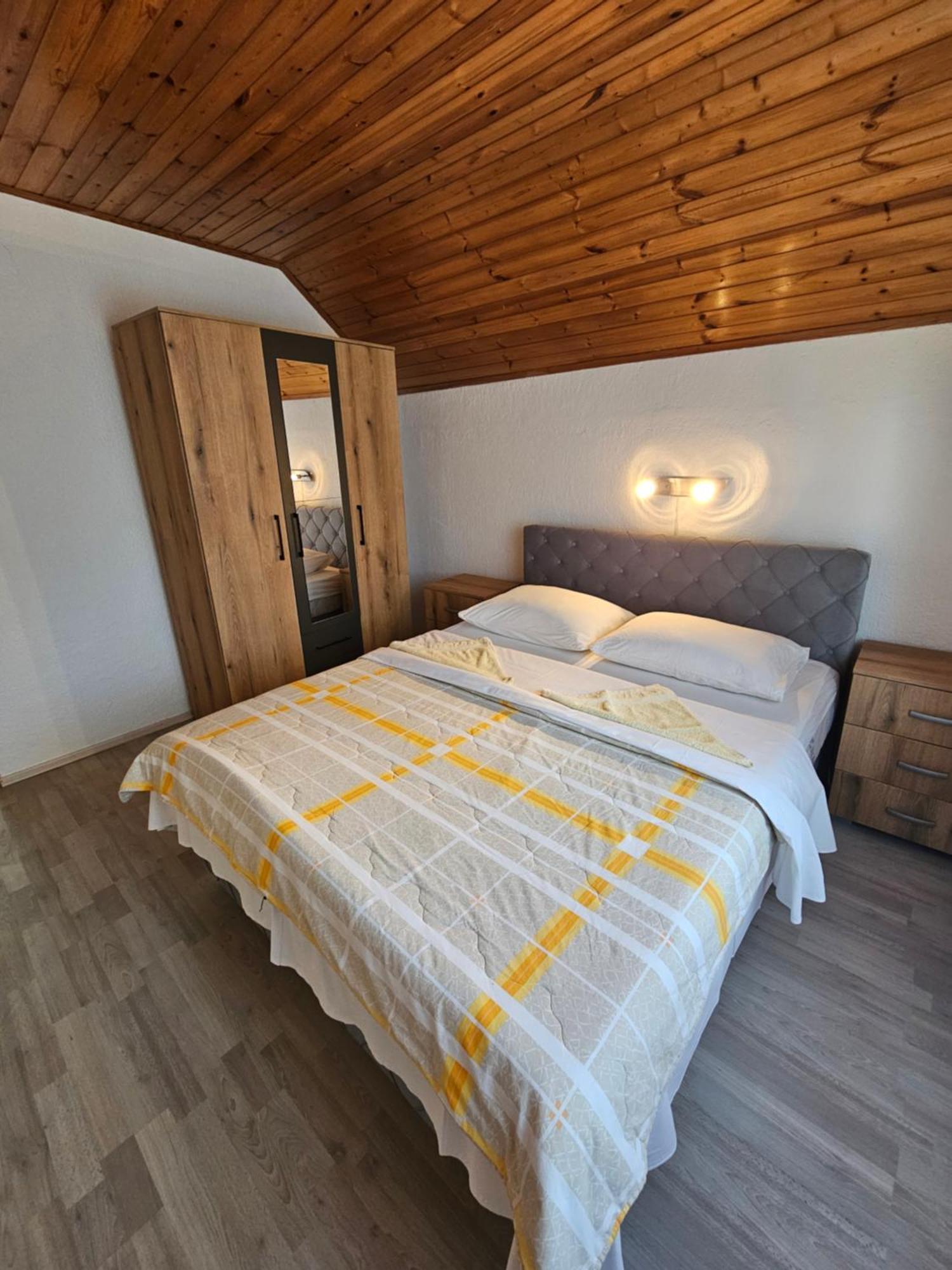 Apartman Mile - Holiday House Smoljanac Eksteriør billede